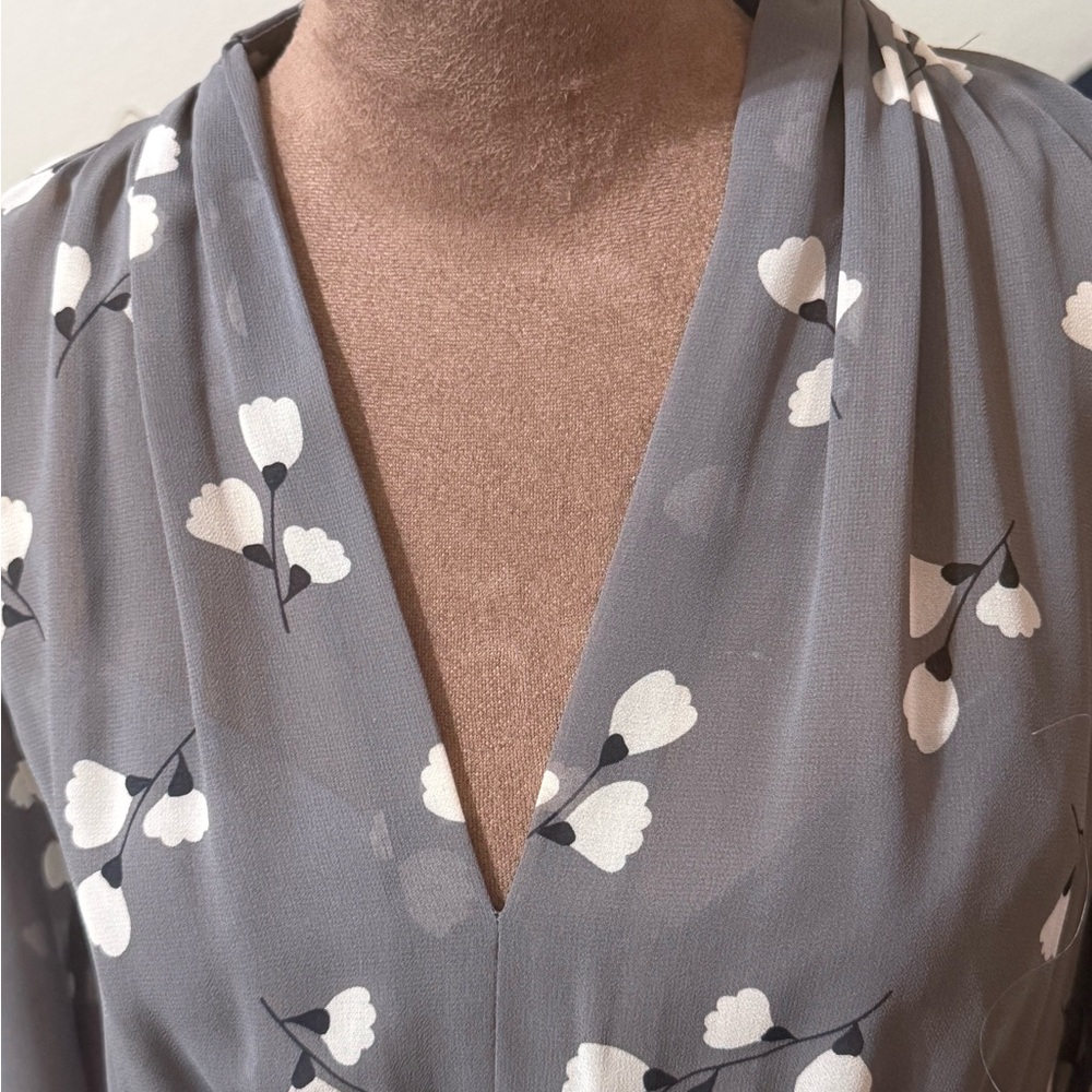 Anne Klein Gray Floral V-Neck Long Sleeve Midi Dress - Picture 2 of 6